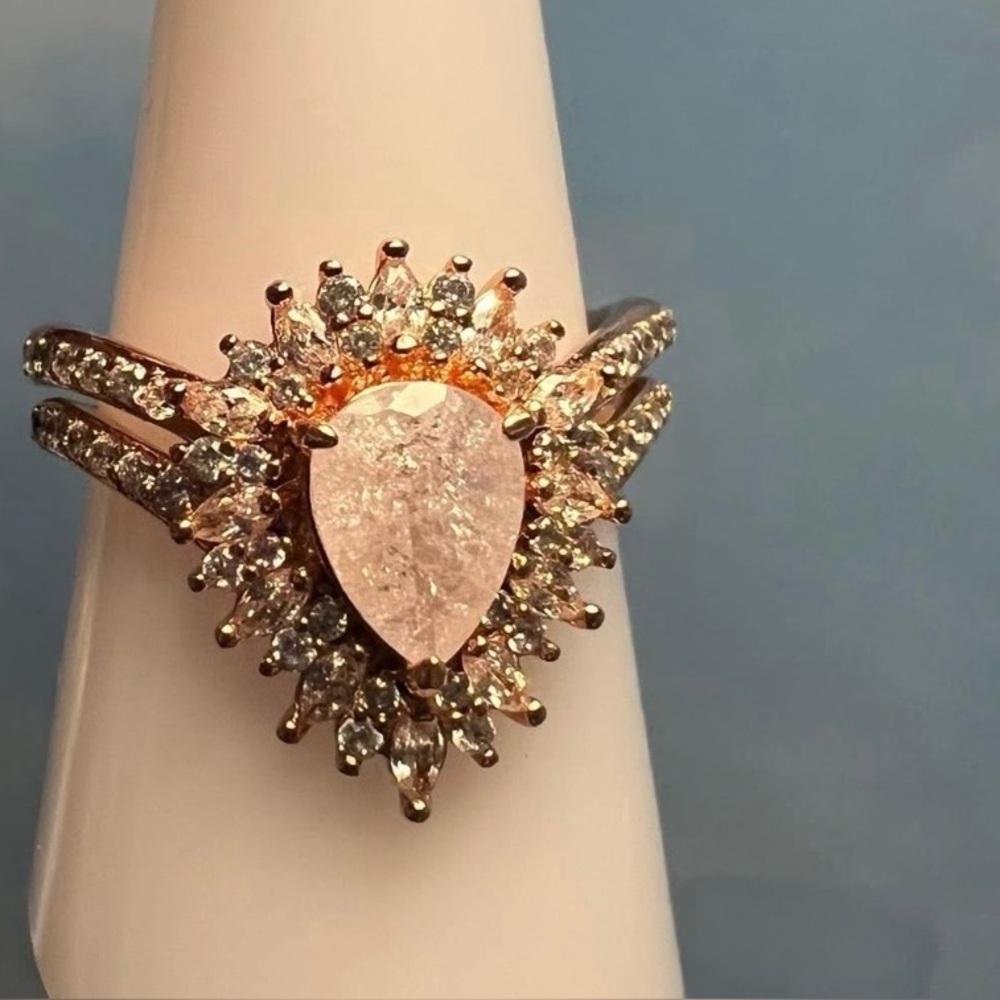 Elegant Rose Gold Teardrop Ring BP